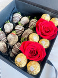 Caja personalizada Fresas con Chocolate, bombones, rosas y globo metalizado con Helio