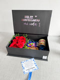 Caja sorpresa con rosas y chocolates venezolanos