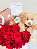 Caja con rosas, chocolate y globito