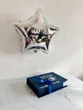 Caja personalizada de fresas con chocolate y marco de fotos + Globo metalizado con helio