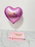 Caja personalizada de fresas con chocolate y marco de fotos + Globo metalizado con helio