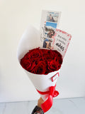 Cono bouquet de 10 rosas naturales