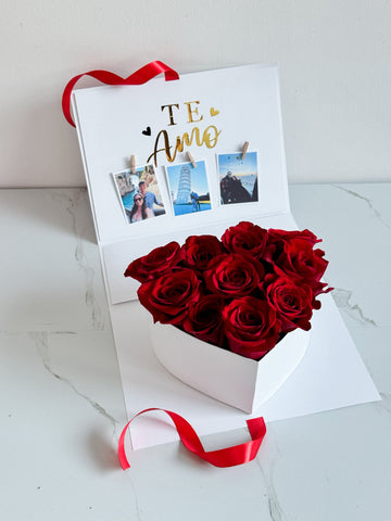 Corazón de rosas en caja estilo cofre y fotos