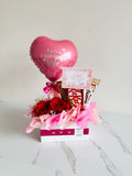 ARREGLO PERSONALIZADO CHOCOLATES, ROSAS Y GLOBITO