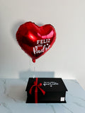 Caja Box personalizada con Ron, pirulin, tarro de coctel de picoteo, vaso personalizado y globo metalizado con helio