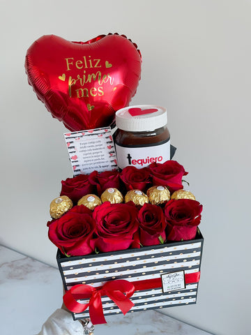 Caja con rosas, bombones, nutella y globo personalizado