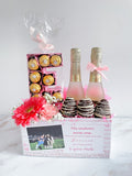 Cava Box con Letra de Bombones, flores y fresas con chocolate